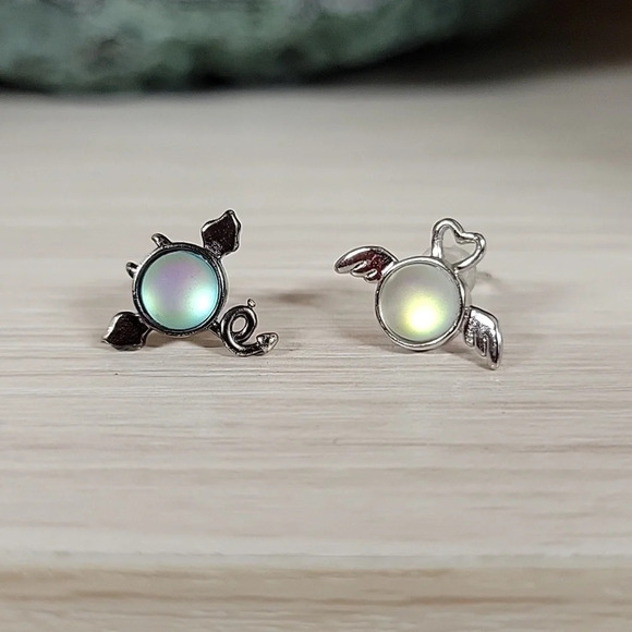 Devil & Angel Color Shifting Stud Earrings, 925 posts - Picture 1 of 9